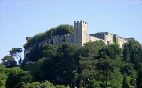 Mari e Monti Bed and breakfast - Il Castello Svevo di Oria (fonte: sito ufficiale del comune di Oria - www.comune.oria.br.it